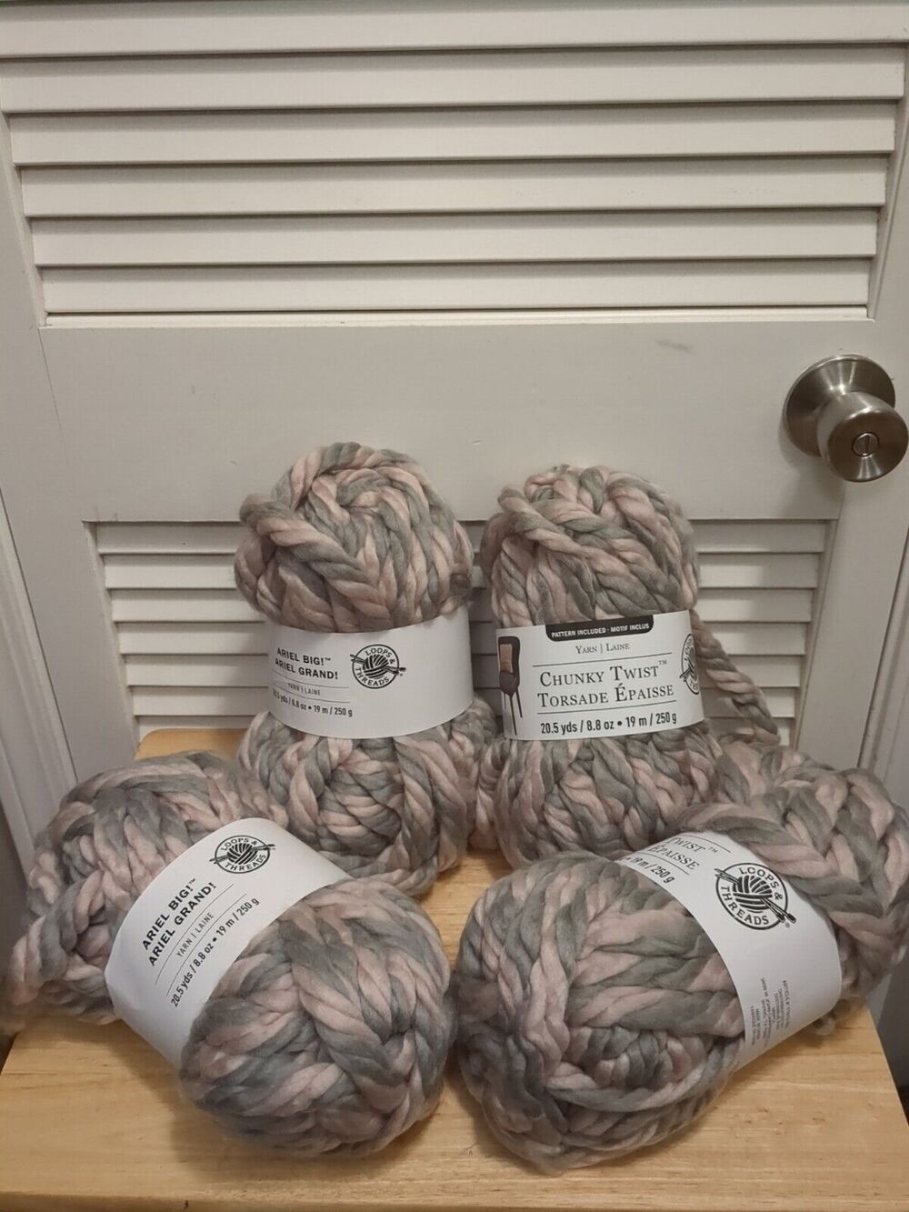 Loops & Threads Chunky Twist Pink Grey 4 skeins yarn 1903 Lot 202106 1000 Grams